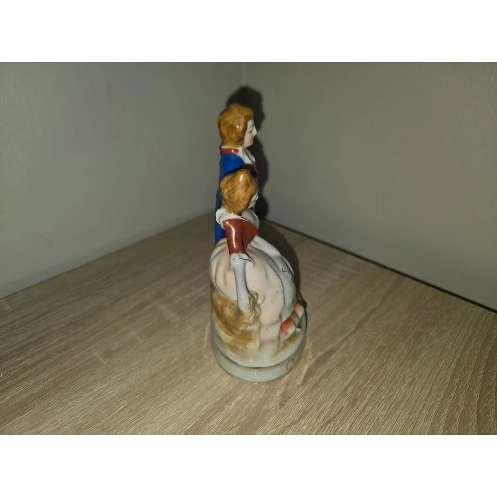 Unbranded vintage porcelain